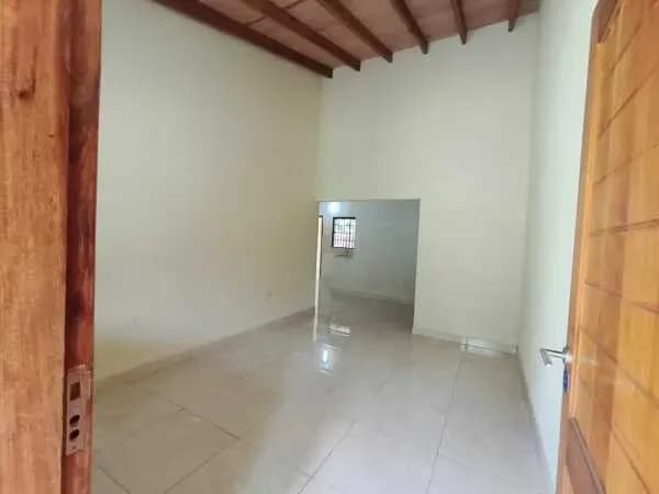 Casa de 3 quartos à venda no Centro, Villa Elisa - Image 10