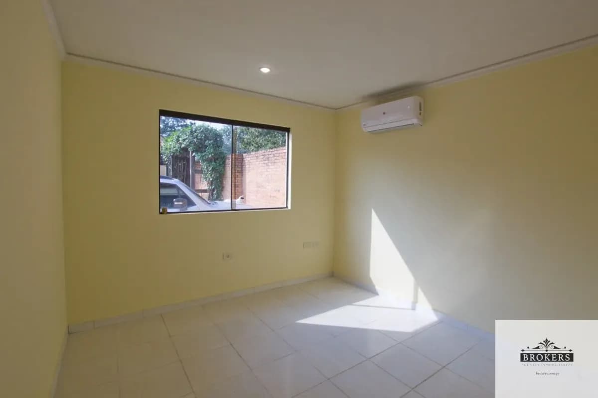 Casa de 3 quartos à Venda no Cuarto Barrio, Luque - Image 13