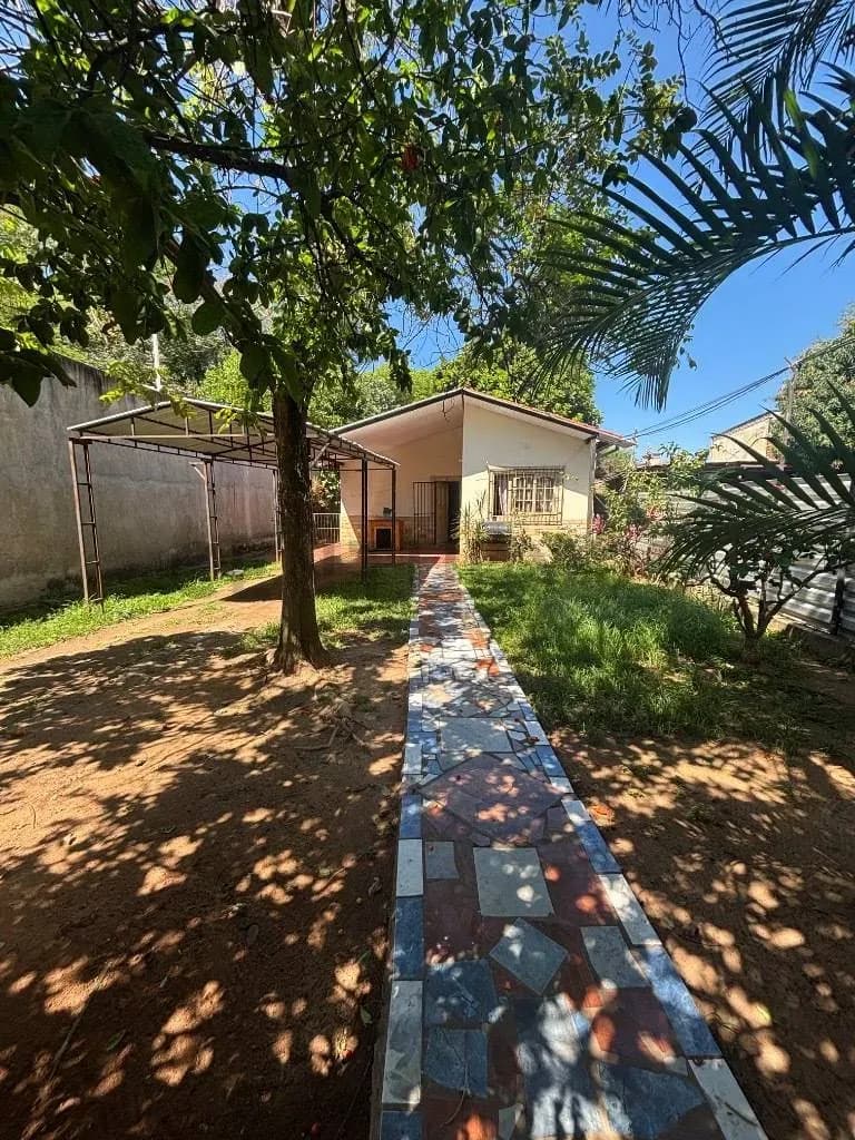 Casa de 3 dormitorios en Venta en Orilla del Campo Grande, Fernando de la Mora