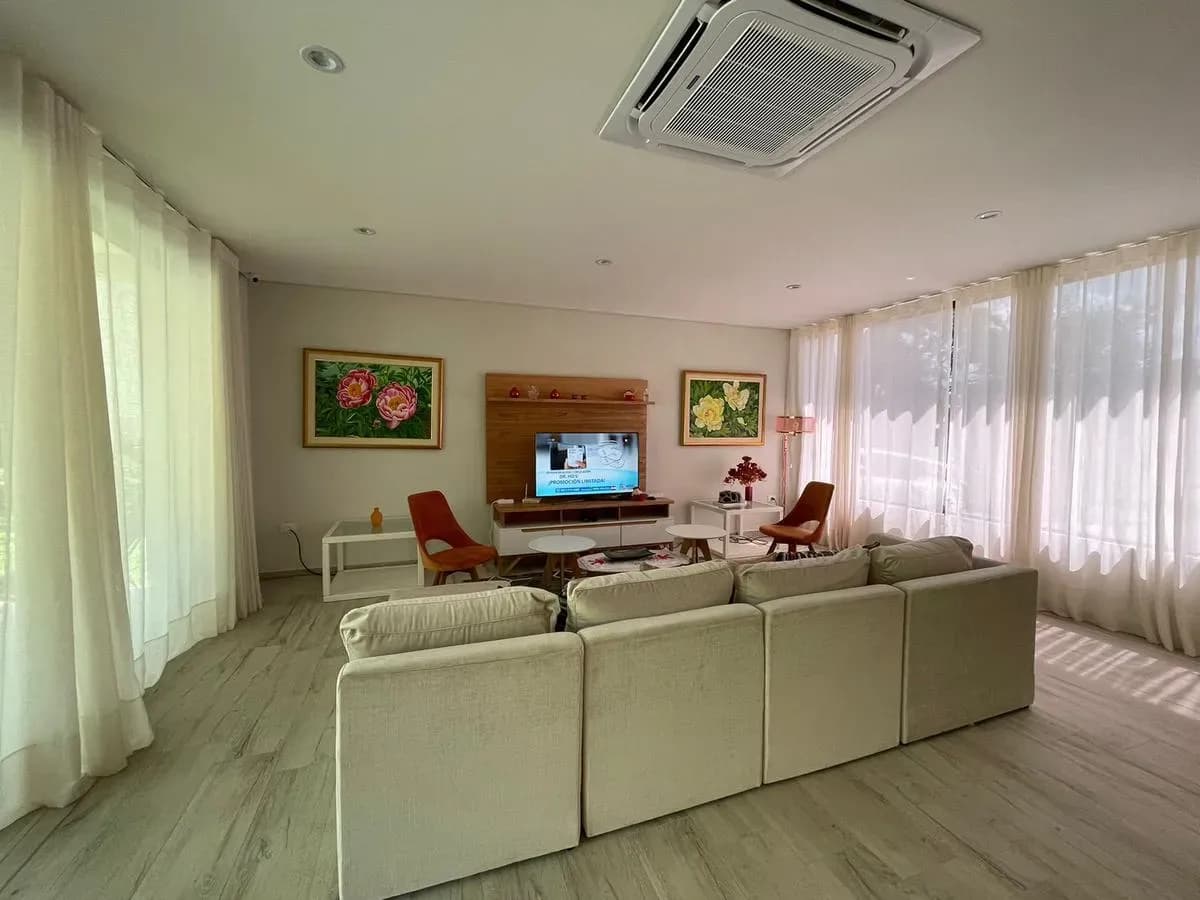 3-Bedroom House for Sale in San Bernardino - Image 9