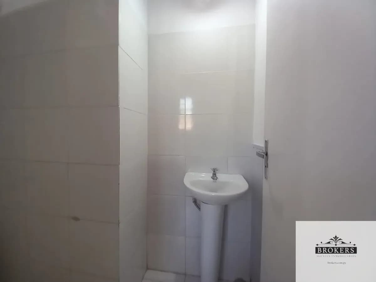 Oficina de 30m² en Alquiler en Villa Morra, Asunción - Image 8