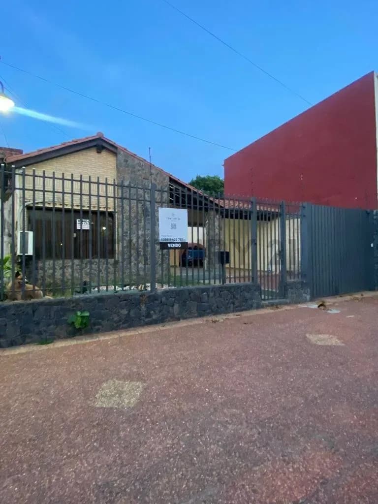 Casa de 5 dormitorios en Venta en Carlos Antonio López, Asunción - Image 5