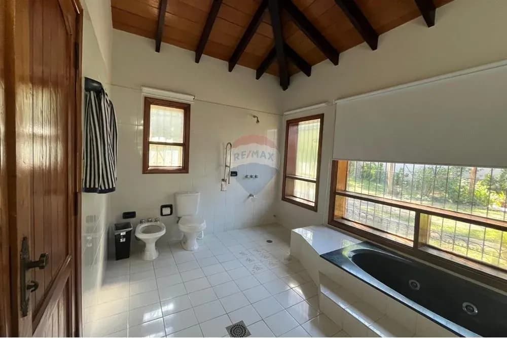 Casa de 6 dormitorios en Venta en Santo Domingo, Areguá - Image 17