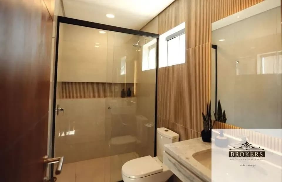 3-Bedroom House for Sale in San Lorenzo - Image 7