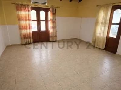 Casa de 4 dormitorios en Venta en Limpio - Image 2