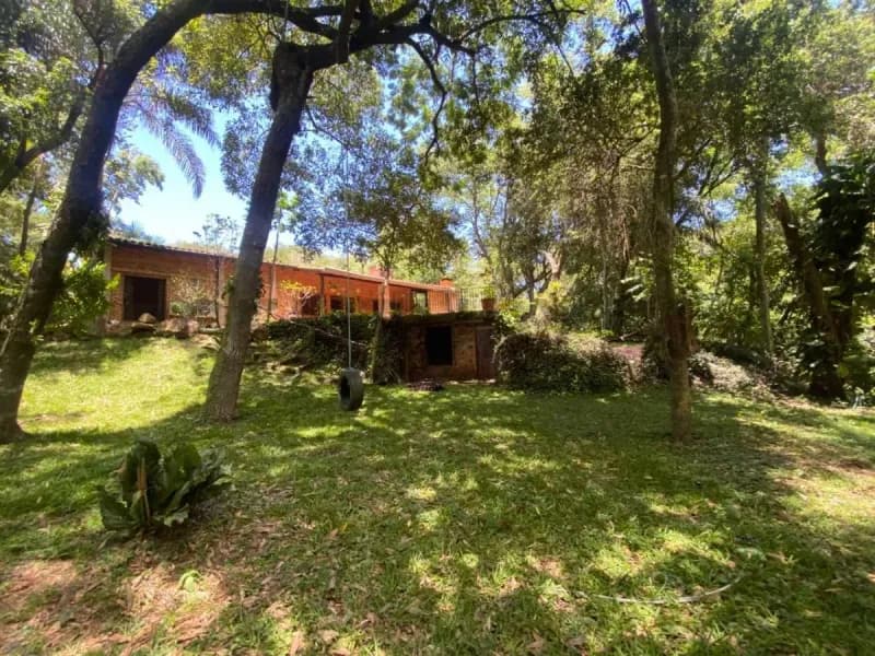 Casa de 5 dormitorios en Venta en Estanzuela, Areguá - Image 3