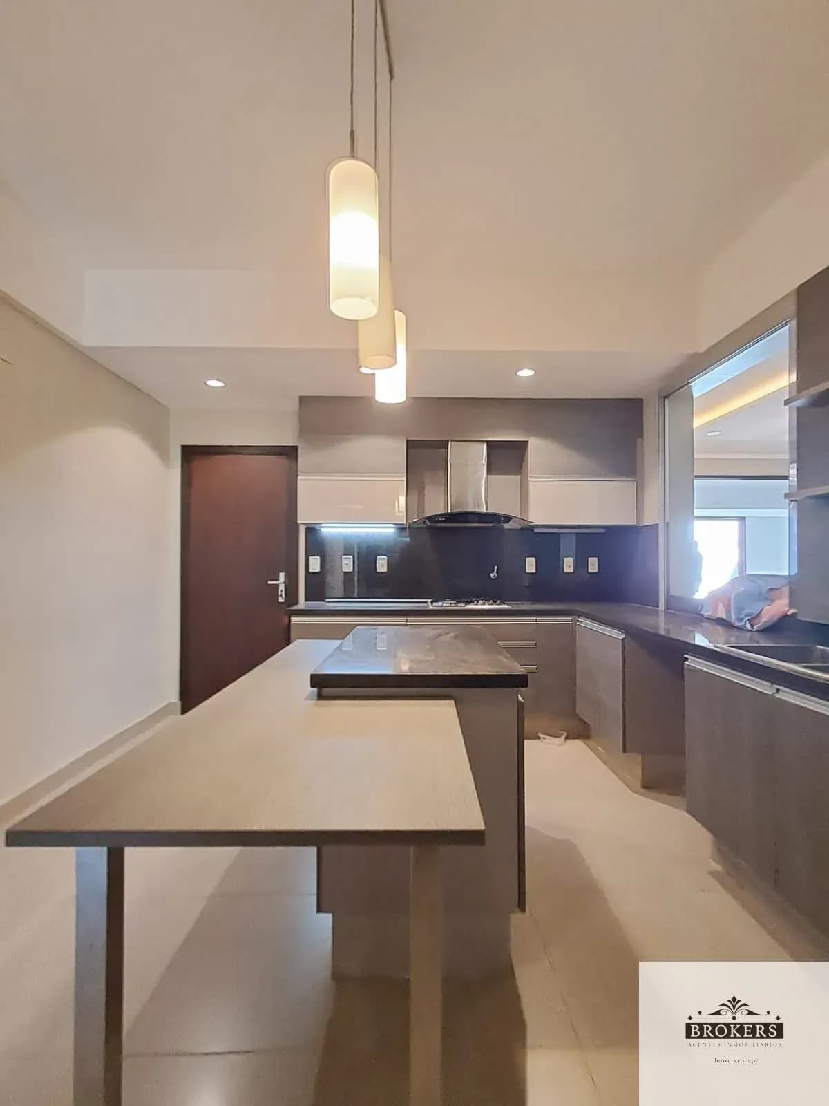 3-Bedroom House for Sale in Zárate Isla, Luque - Image 10