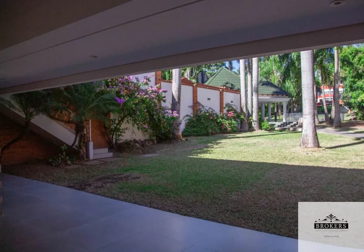 6-Bedroom House for Rent in Mariscal López, Lambaré - Image 17