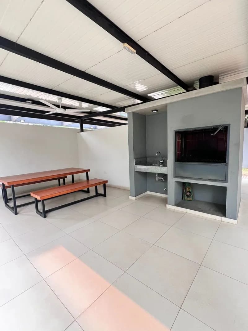 Departamento de 3 dormitorios en Edificio Insignia 2, 86m², en Venta en Villa Policial, Luque - Image 4