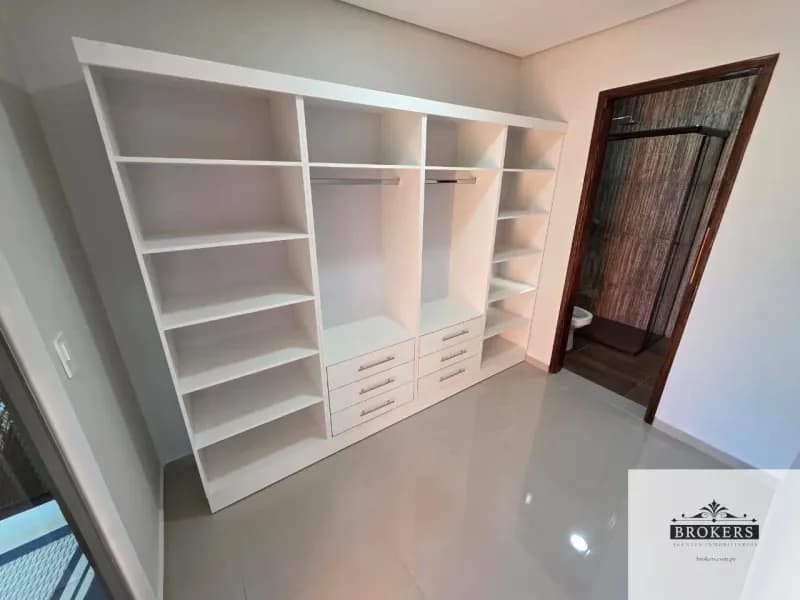 3-Bedroom House for Sale in Mbachió II, Lambaré - Image 4