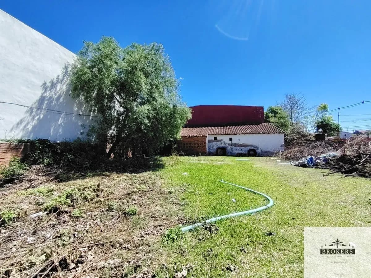672m² Land for Sale in Laguna Grande, Fernando de la Mora - Image 3