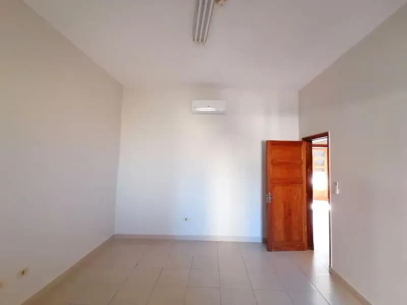 2-Bedroom Apartment for Rent in La Encarnación, Lambaré - Image 3