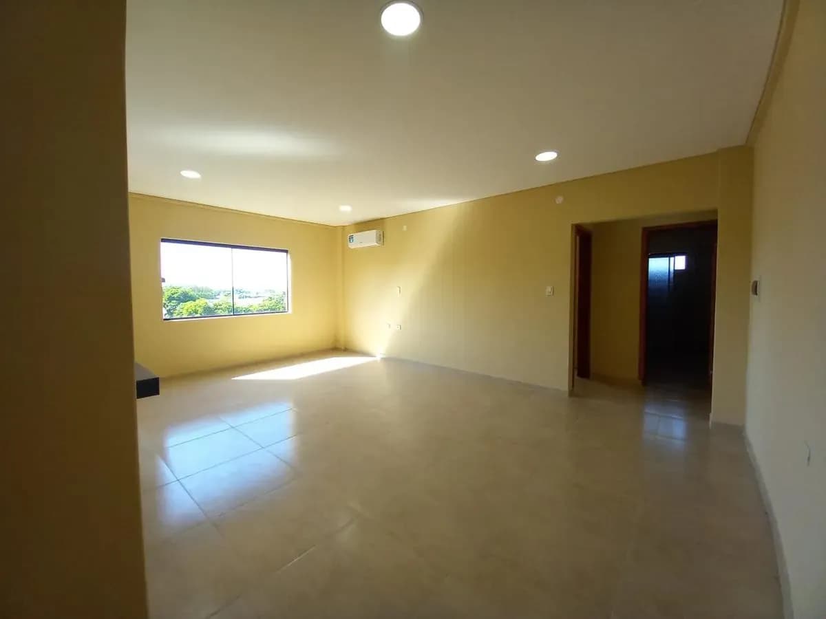 Departamento de 1 dormitorio en Venta en Laurelty, Luque - Image 2
