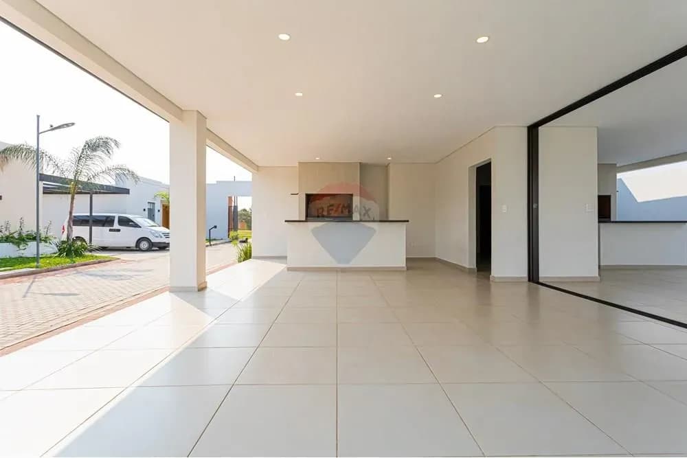 Casa de 3 dormitorios en Venta en Limpio - Image 9