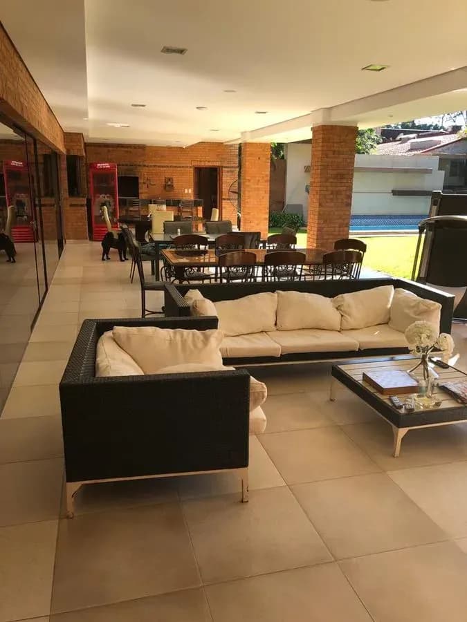 Casa de 6 dormitorios en Venta en Mcal. José Félix Estigarribia, Lambaré