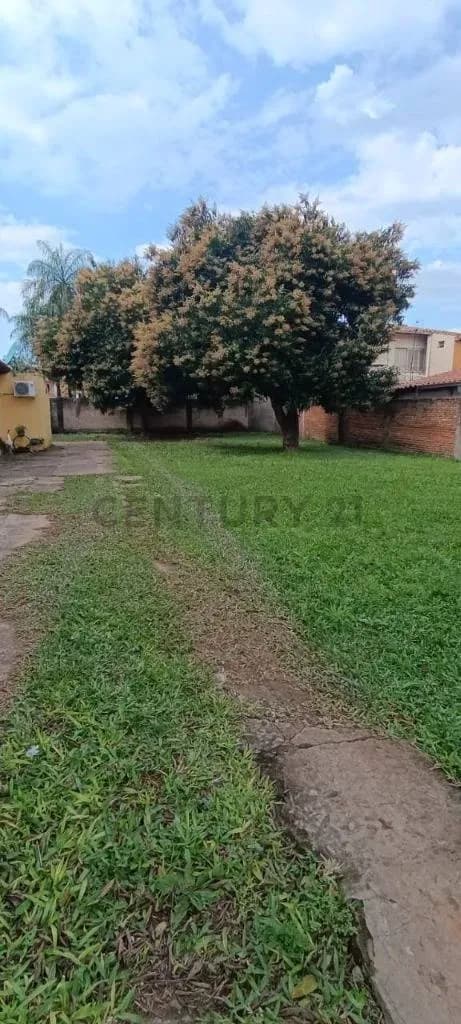 360m² Land for Sale in Yka´a, Luque