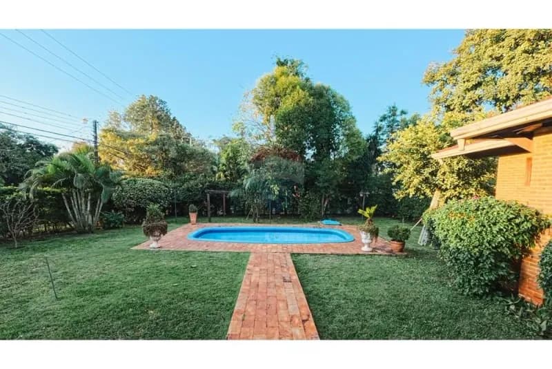 Casa de 5 quartos à Venda no Paraná Country Club, Hernandarias - Image 3