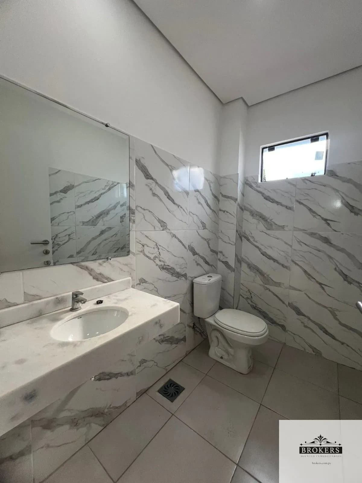 Casa de 3 dormitorios en Alquiler en Mburucuyá, Asunción - Image 14