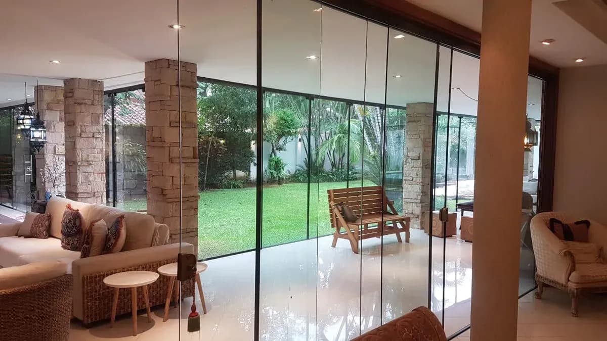 4-Bedroom House for Sale in Los Laureles, Lambaré - Image 8