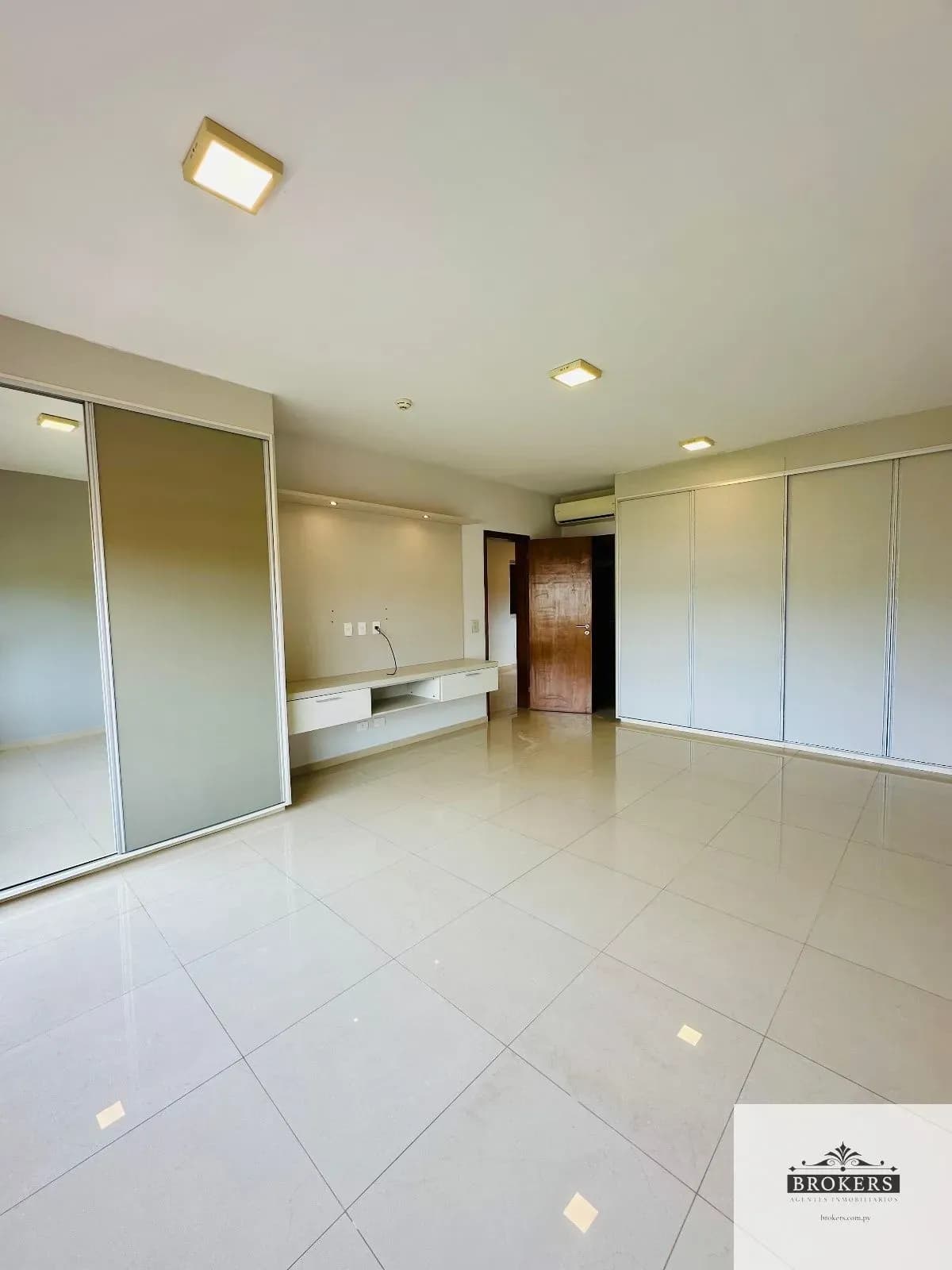 Departamento de 3 dormitorios en Alquiler en Mburucuyá, Asunción - Image 8