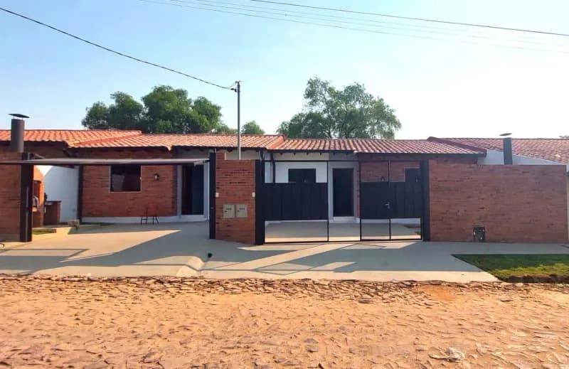 2-Bedroom House for Sale in Monseñor Bogarín, Mariano Roque Alonso - Image 2
