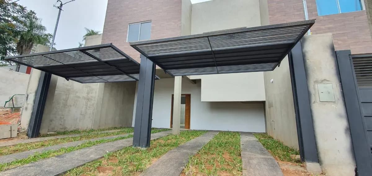 3-Bedroom House for Sale in Parques del Yatch, Lambaré - Image 2