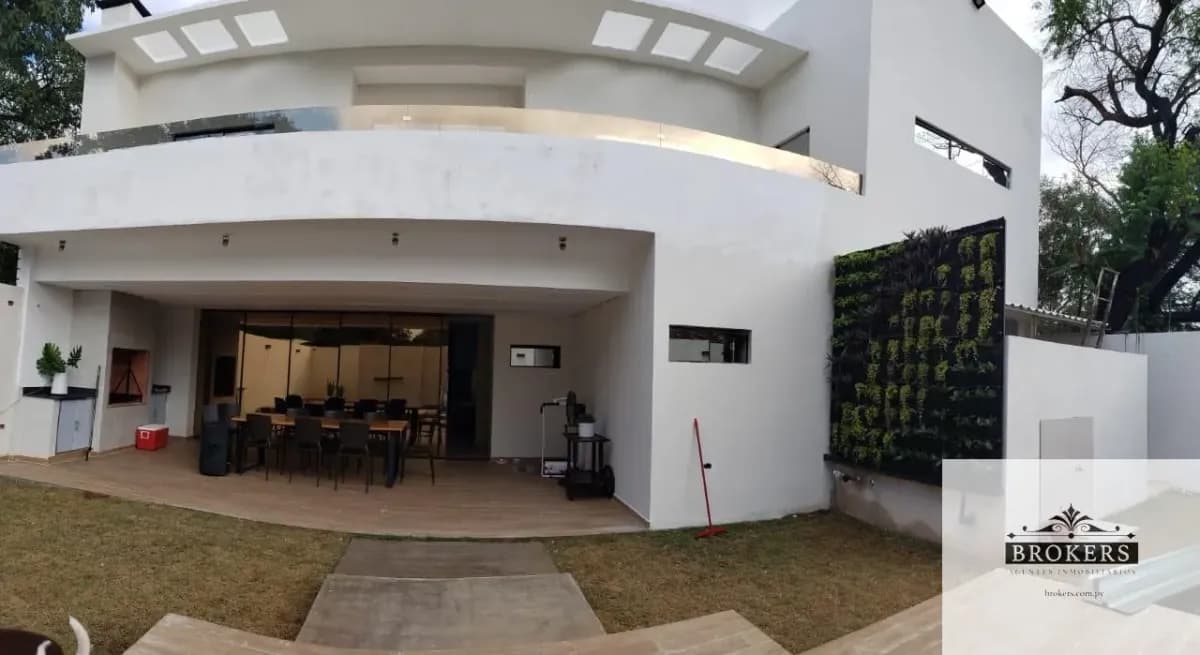 Casa de 4 quartos à Venda em Loma Merlo, Luque