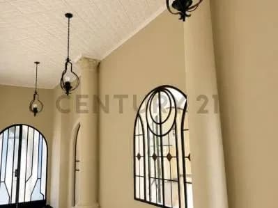 Casa de 2 dormitorios en Alquiler en Doctor Francia, Asunción - Image 4