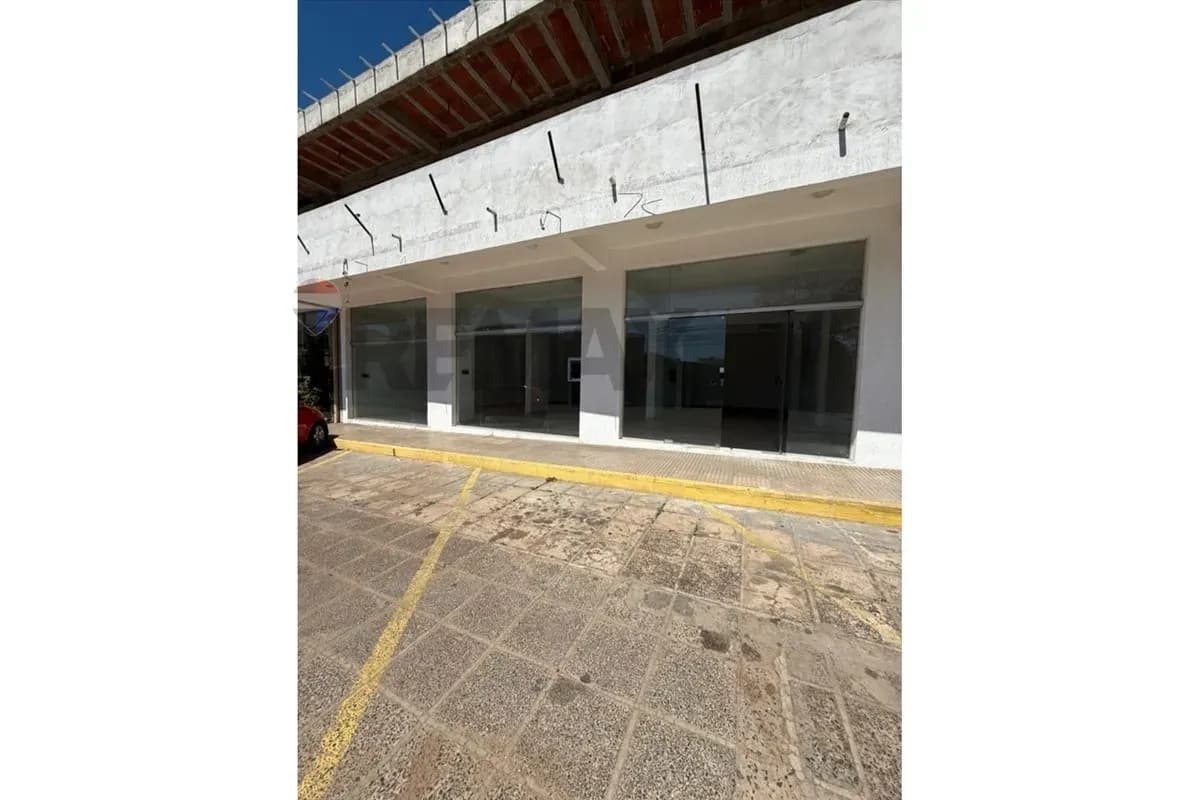 Local Comercial de 42m² en Alquiler en Casco Histórico San Lorenzo, San Lorenzo