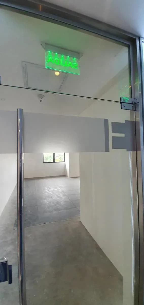 Oficina de 137m² en Alquiler en Mcal. José Félix Estigarribia, Asunción - Image 3