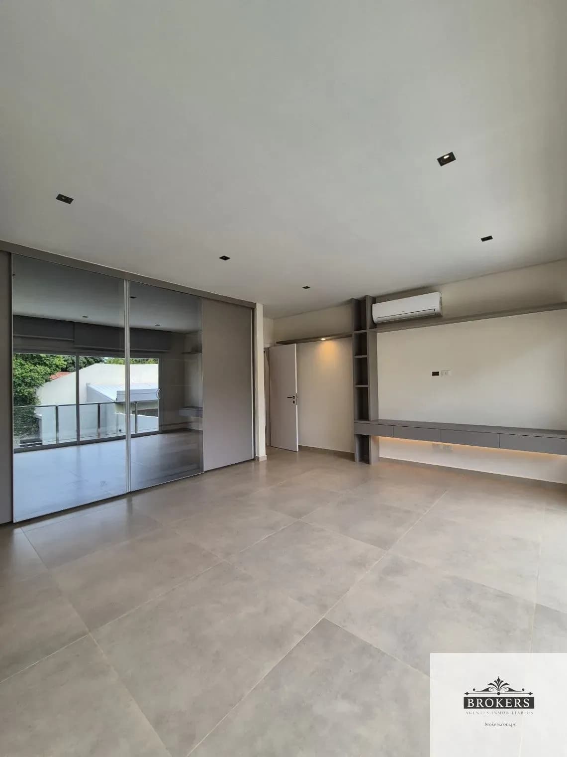 Casa de 3 dormitorios en Alquiler en Manorá, Asunción - Image 19