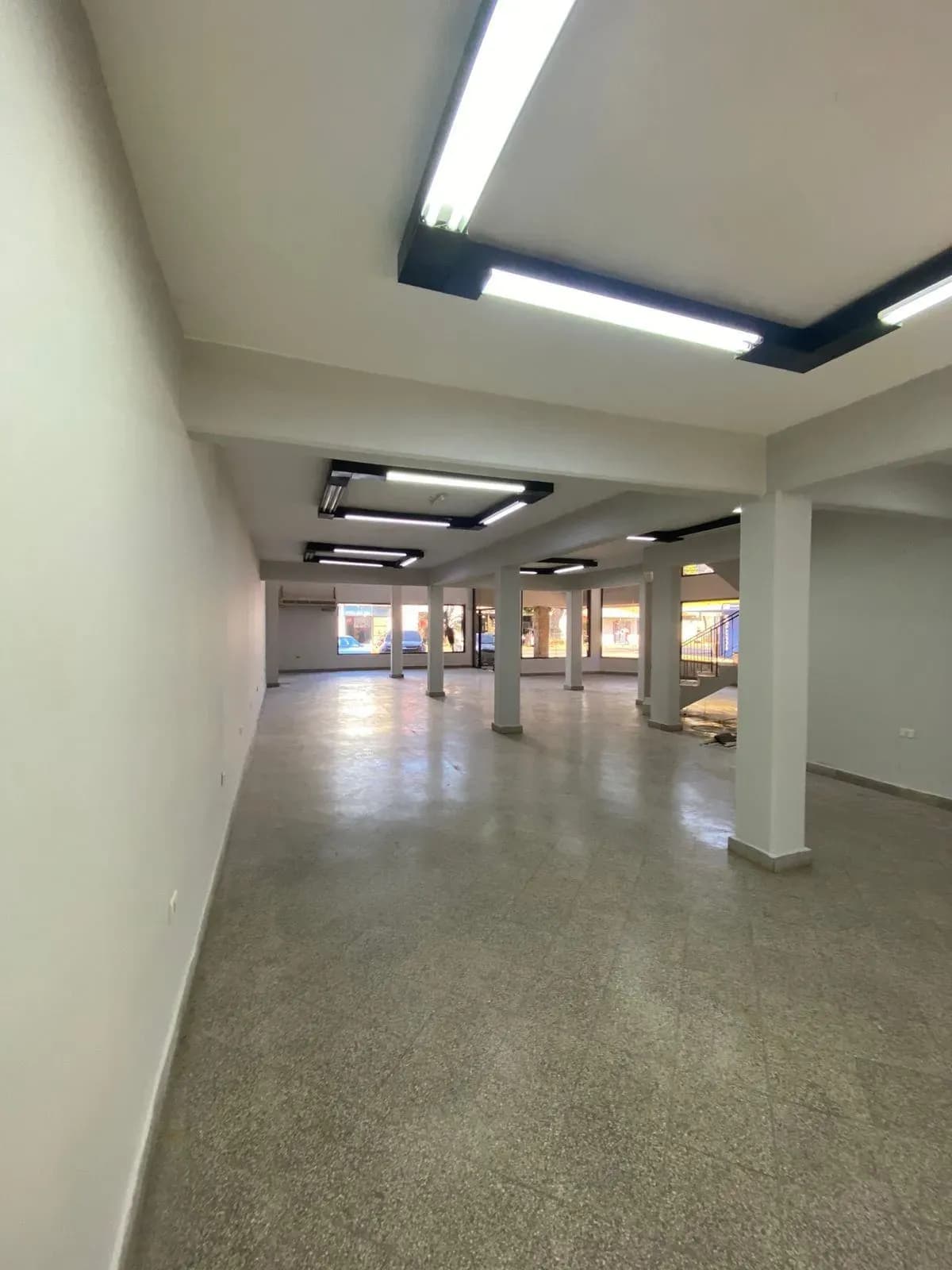 Retail Space of 1,000m² for Rent in Kokué Guasú, Fernando de la Mora - Image 6