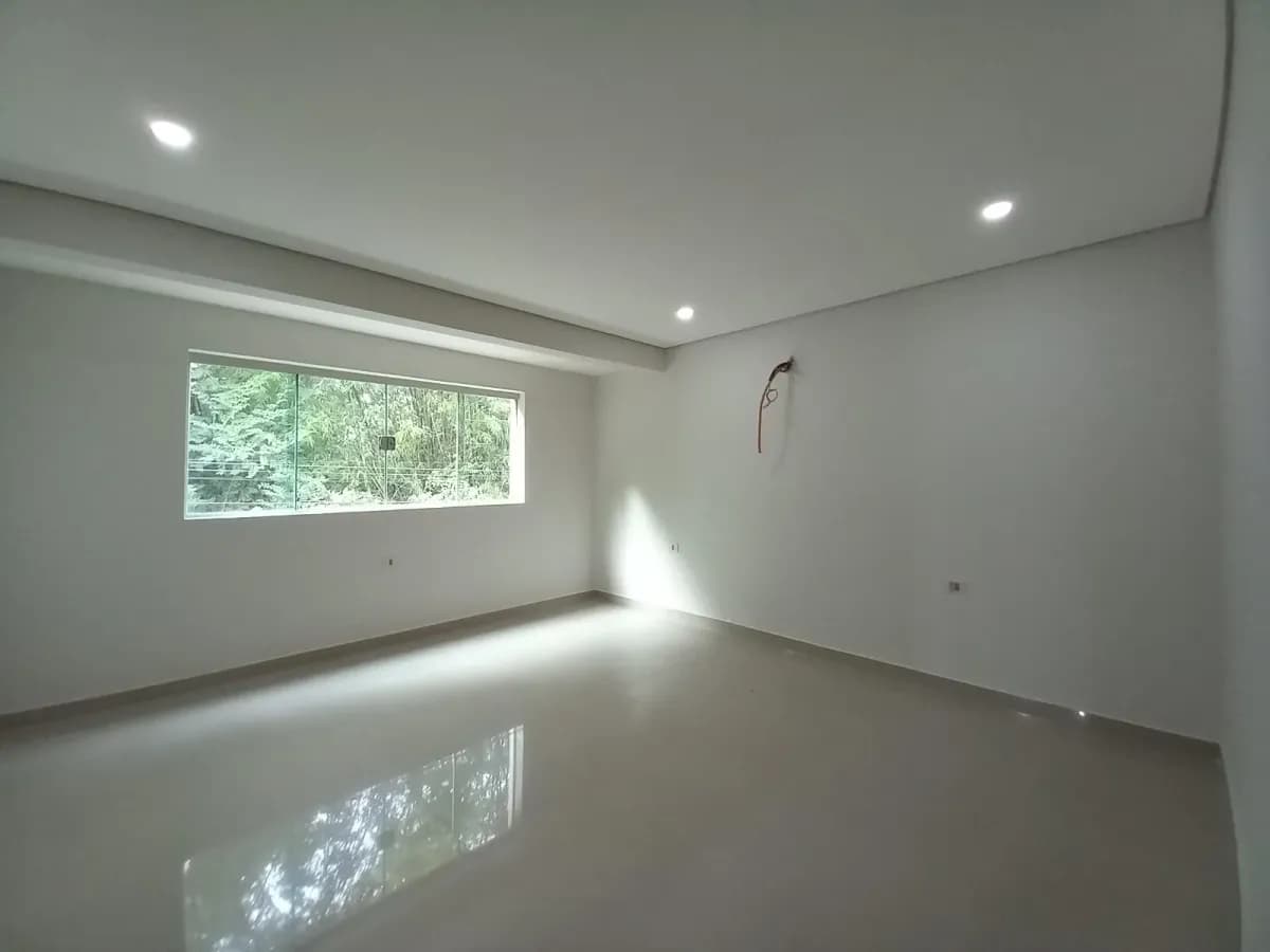 Casa de 3 dormitorios en Venta en Fernando de la Mora - Image 6