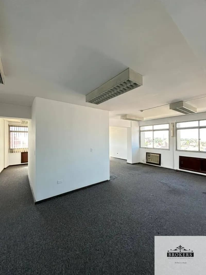 Espaço Comercial de 53m² para Aluguel em Catedral, Assunção - Image 2