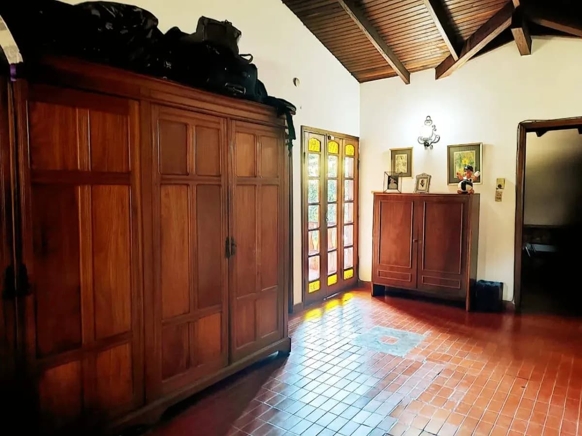 Casa de 5 dormitorios en Alquiler en Santo Domingo, Asunción - Image 6