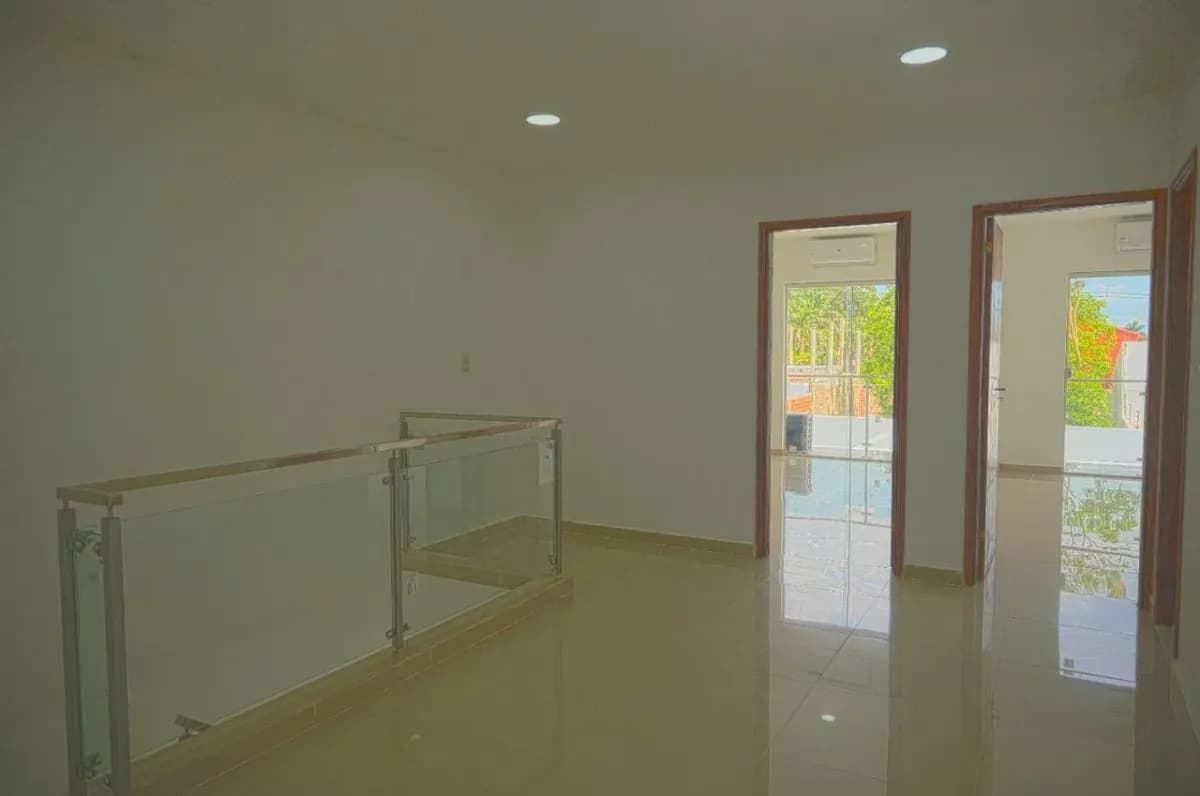 3-Bedroom House for Sale in Parques del Yatch, Lambaré - Image 4
