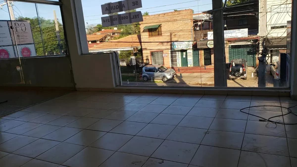Retail Space of 25m² for Rent in Villa Ofelia, Fernando de la Mora - Image 4
