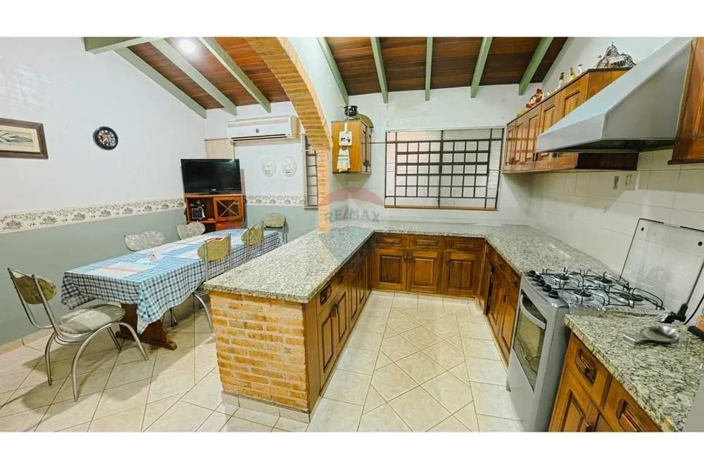 Casa de 5 quartos à Venda no Paraná Country Club, Hernandarias - Image 17