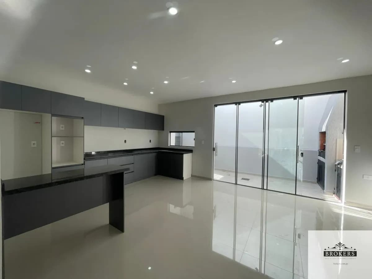 Casa de 3 quartos à venda em Fernando de la Mora - Image 4