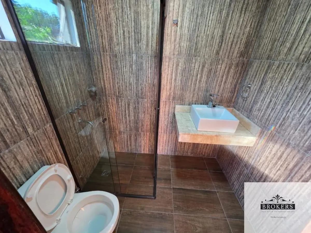 3-Bedroom House for Sale in Mbachió II, Lambaré - Image 10