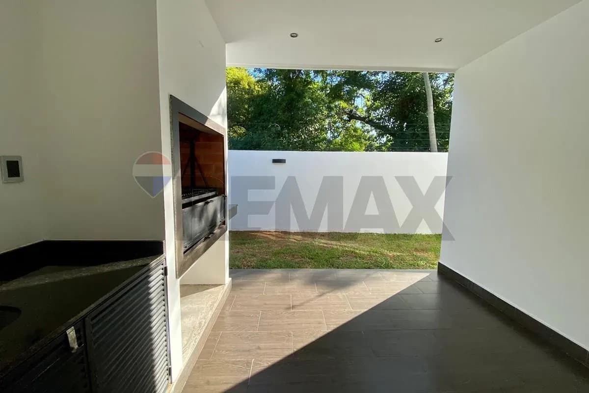 2-Bedroom House for Sale in Campo Grande, Luque - Image 19
