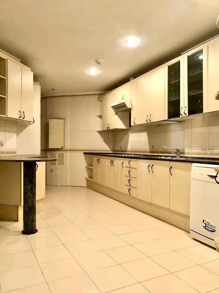 Departamento de 3 dormitorios en Venta en Las Mercedes, Lambaré - Image 4