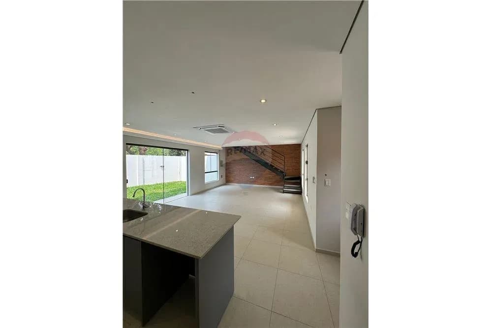 3-Bedroom House for Sale in Loma Merlo, Luque - Image 7