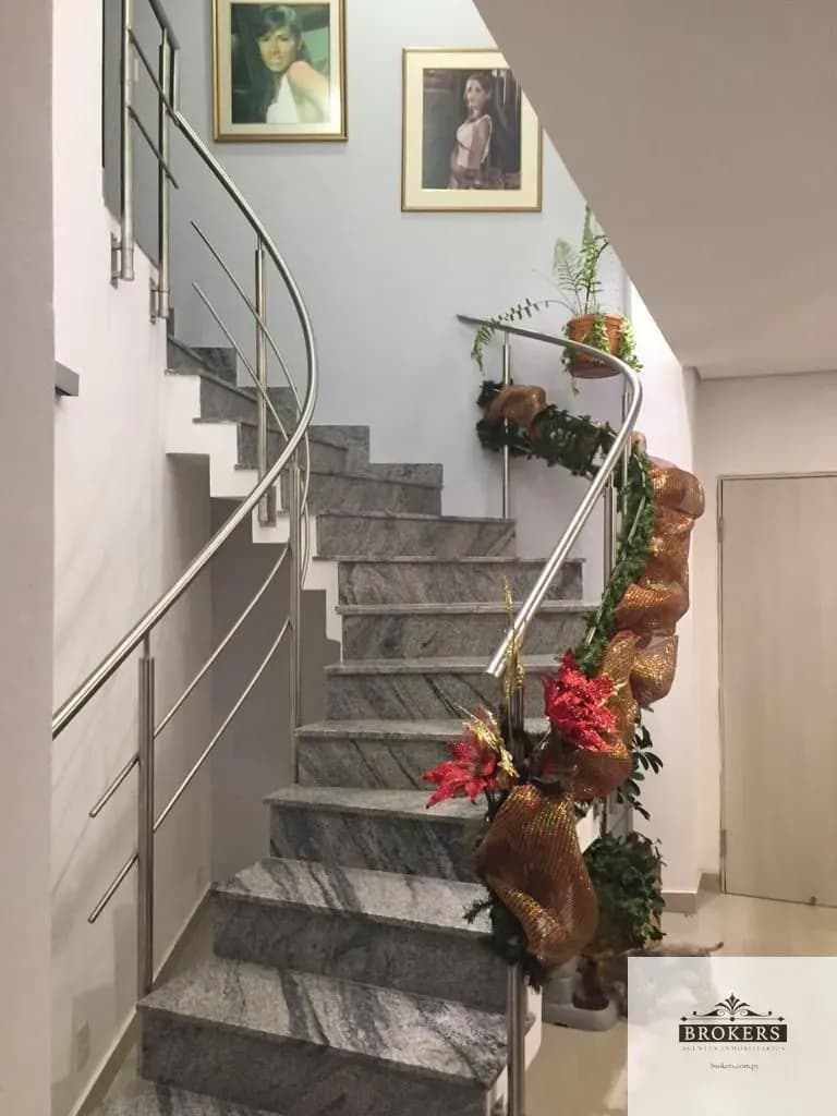 5-Bedroom House for Sale in Mburicaó, Lambaré - Image 14