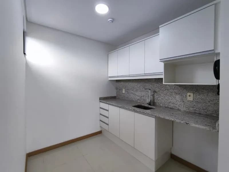 Oficina de 50m² en Alquiler en San Jorge, Asunción - Image 4