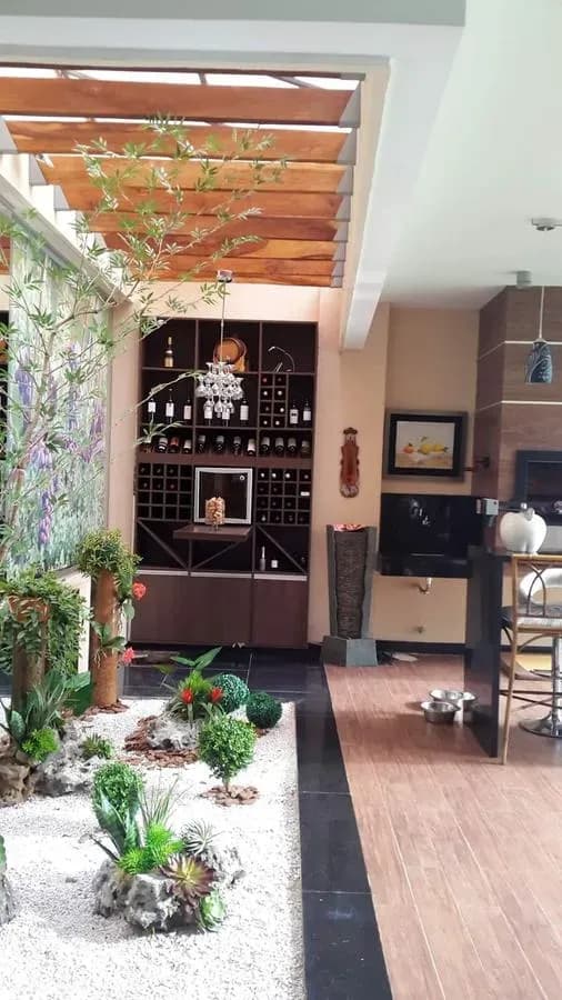 5-Bedroom House for Sale in Loma Merlo, Luque - Image 11