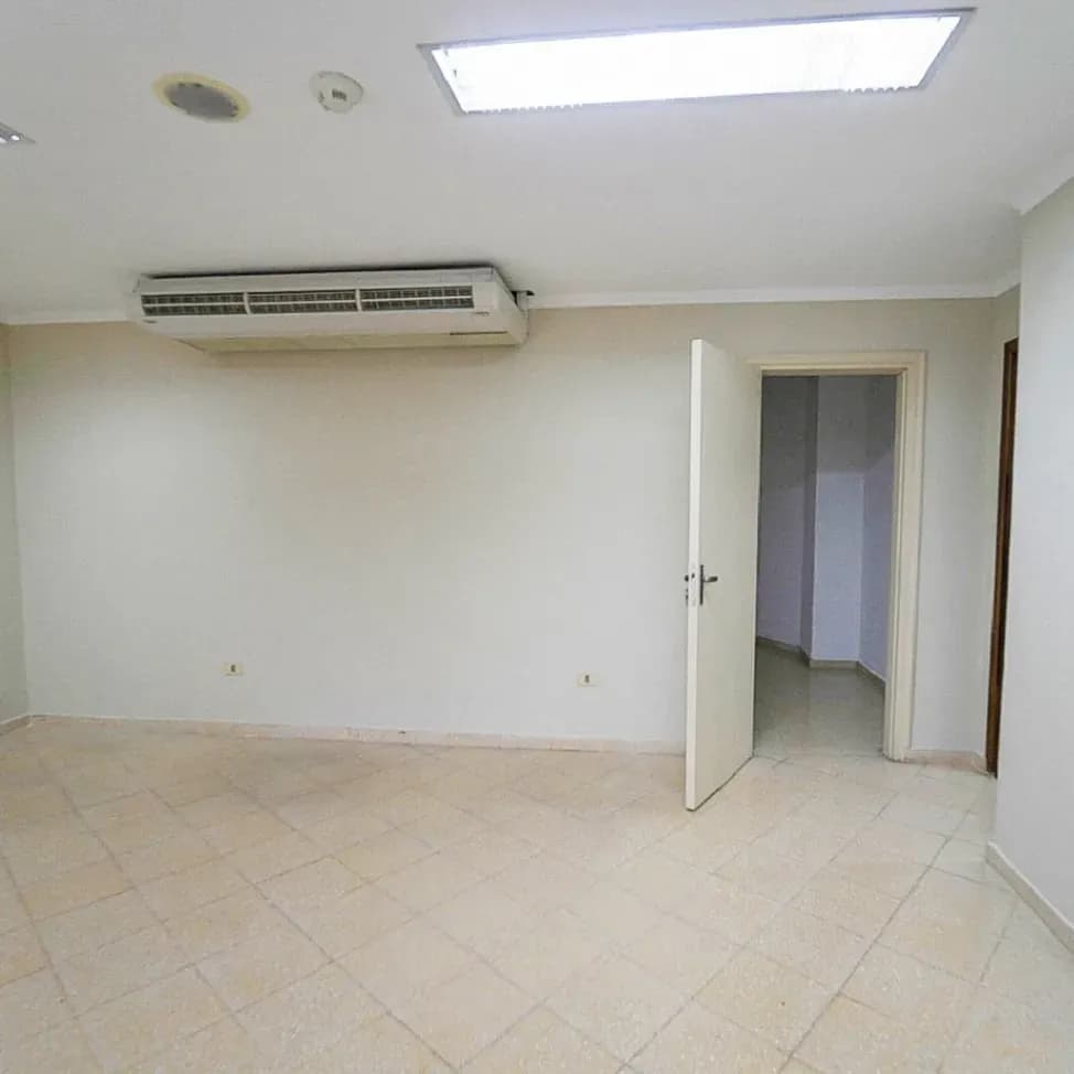 Office of 476m² for Rent in La Catedral, Lambaré
