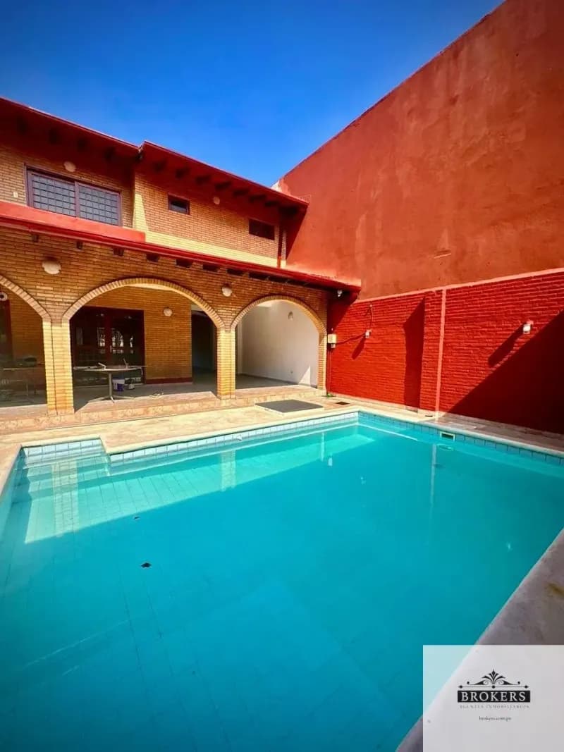 Local Comercial de 360m² en Alquiler en Villa Virginia, Lambaré - Image 2