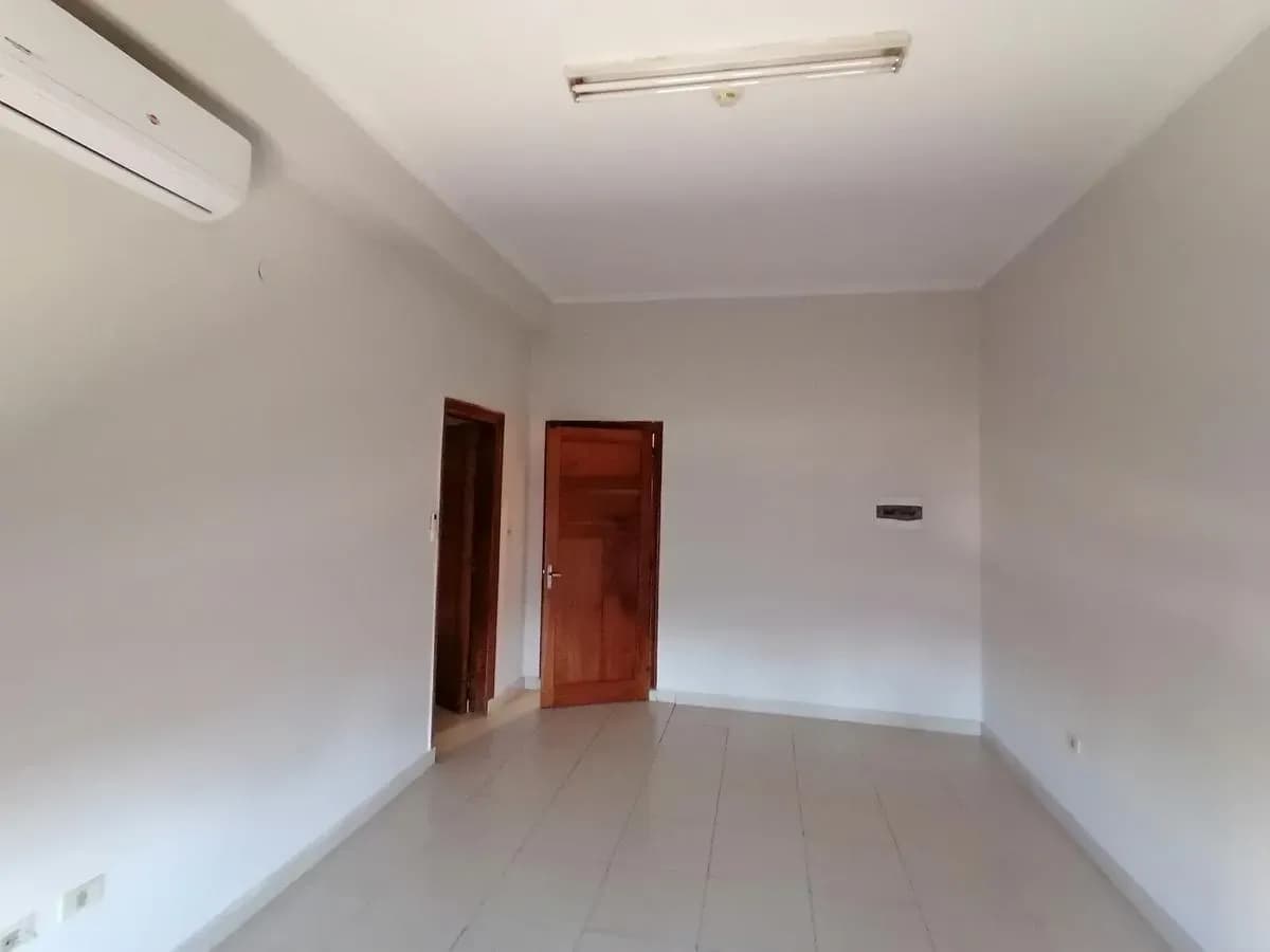 2-Bedroom Apartment for Rent in La Encarnación, Lambaré - Image 5