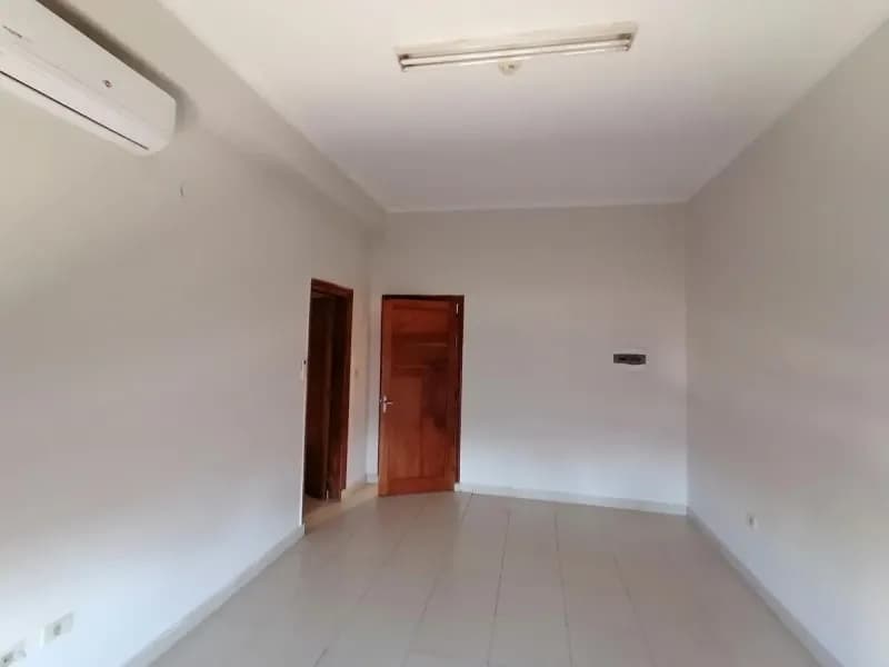 2-Bedroom Apartment for Rent in La Encarnación, Lambaré - Image 5